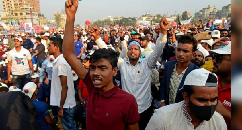 Mass protests in Bangladesh demanding PM resigns